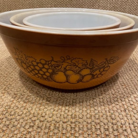 Set of 3 Vintage Pyrex "Old Orchard" brown pattern mixing bowls